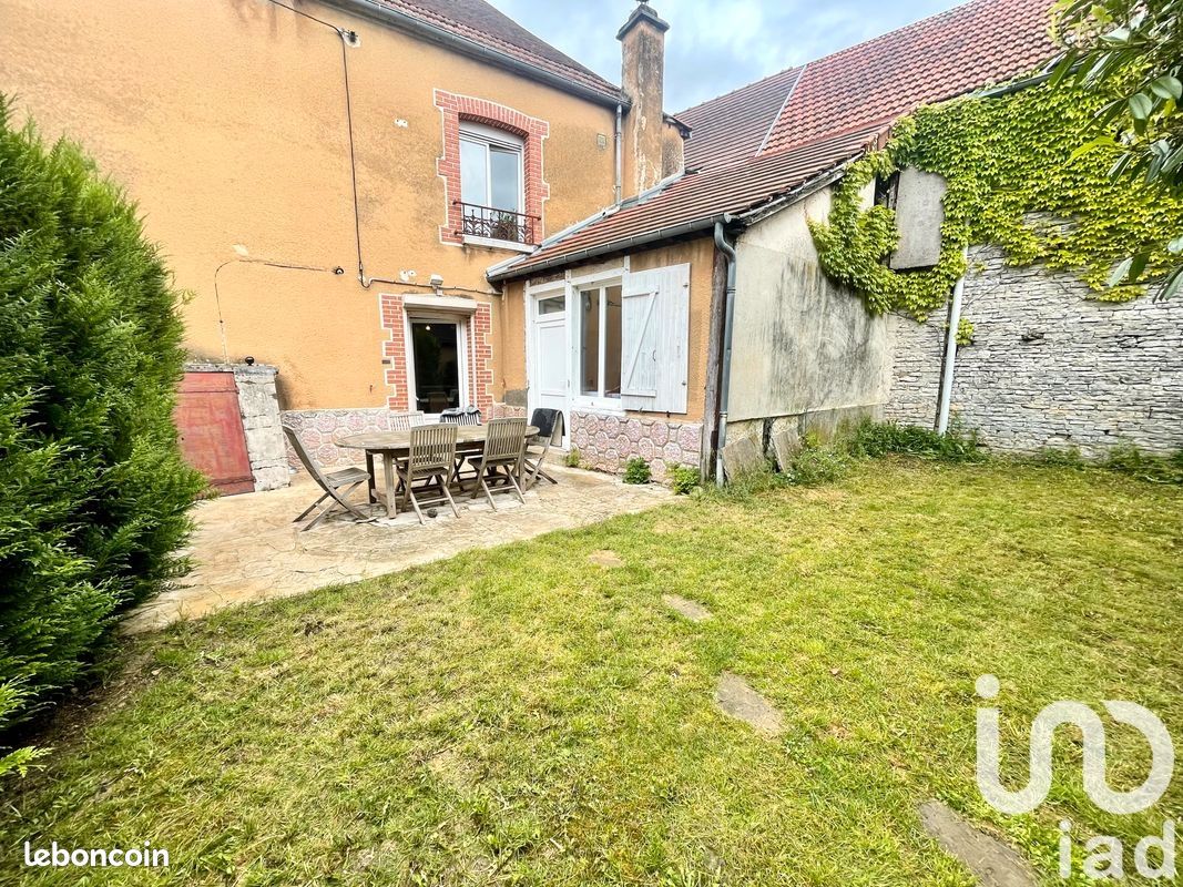 4 chambres Maison à Essoyes, France No. 262623