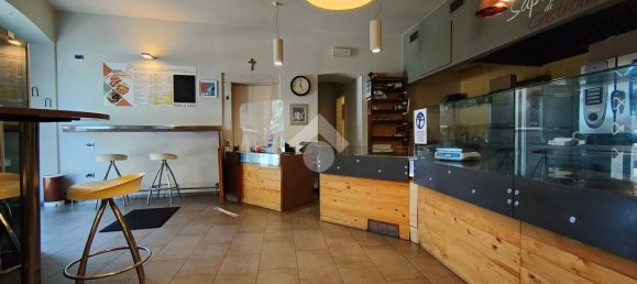 2 rooms Commercial property in Trento, Italy No. 303473 3