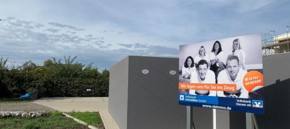  Parking in Viersen, Germany No. 15462 2