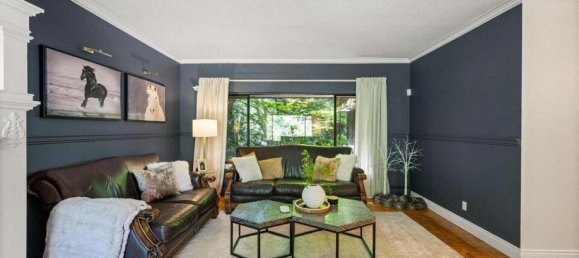 4 bedrooms House in British Columbia, Canada No. 1303 7