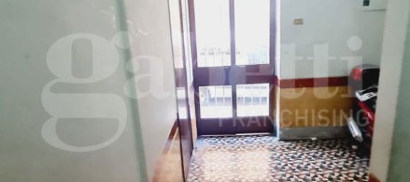 4-salle Appartement à Palermo, Italy No. 311720 3