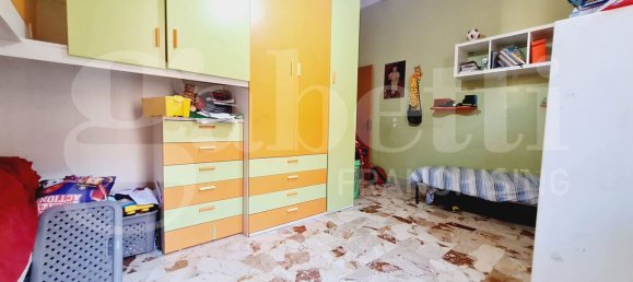 4-salle Appartement à Palermo, Italy No. 311720 10