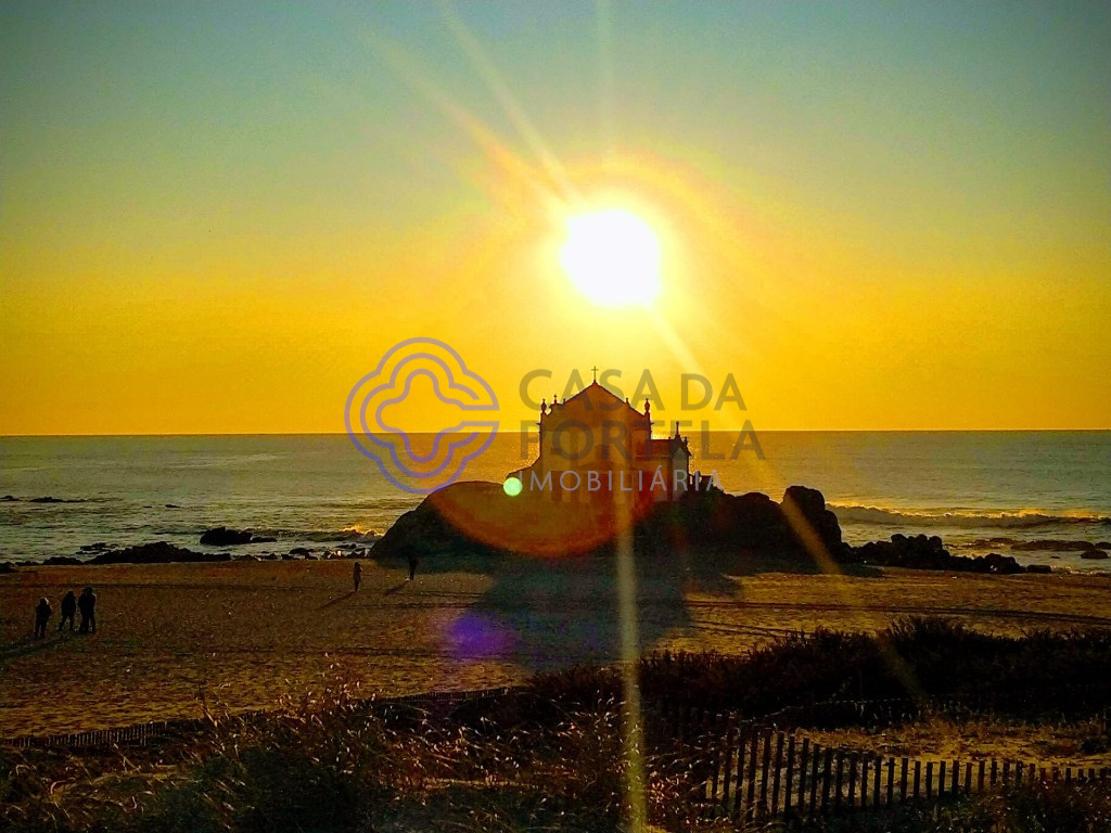 1350m² Land in Vila Nova de Gaia, Portugal No. 47785