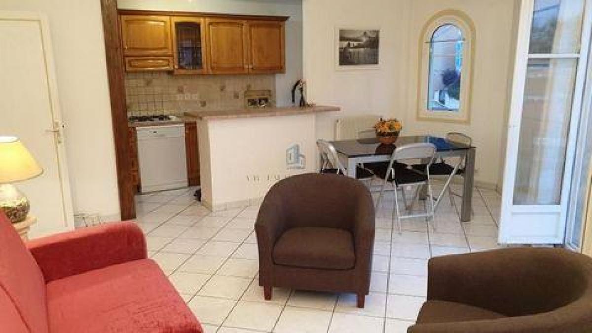 Studio in the Condo in Menton, France No. 9371