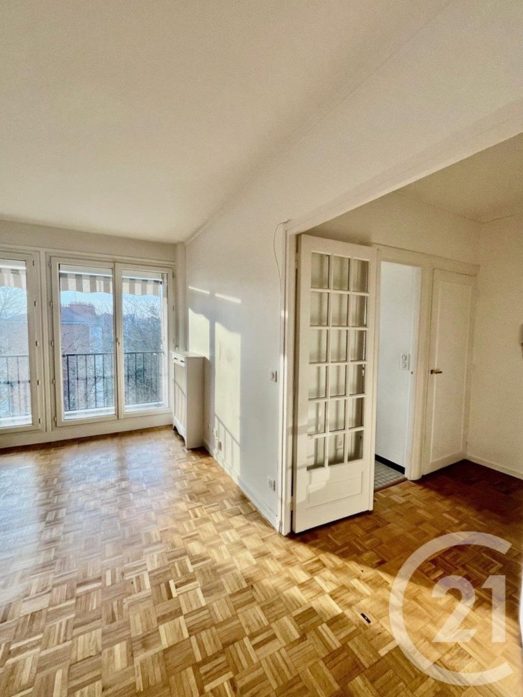 3 bedrooms Apartment in Boulogne-Billancourt, France No. 162038