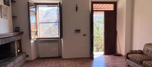 2 Schlafzimmer Schlösser in Sellano, Italy, Nr. 63515 5