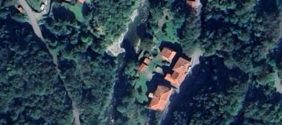 8 bedrooms House in Tornolo, Italy No. 305612 3