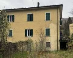 8 bedrooms House in Tornolo, Italy No. 305612