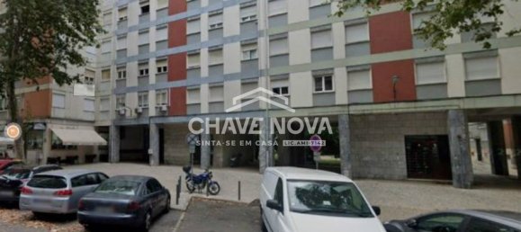 4 bedrooms Apartment in Lisbon, Portugal No. 122985 4