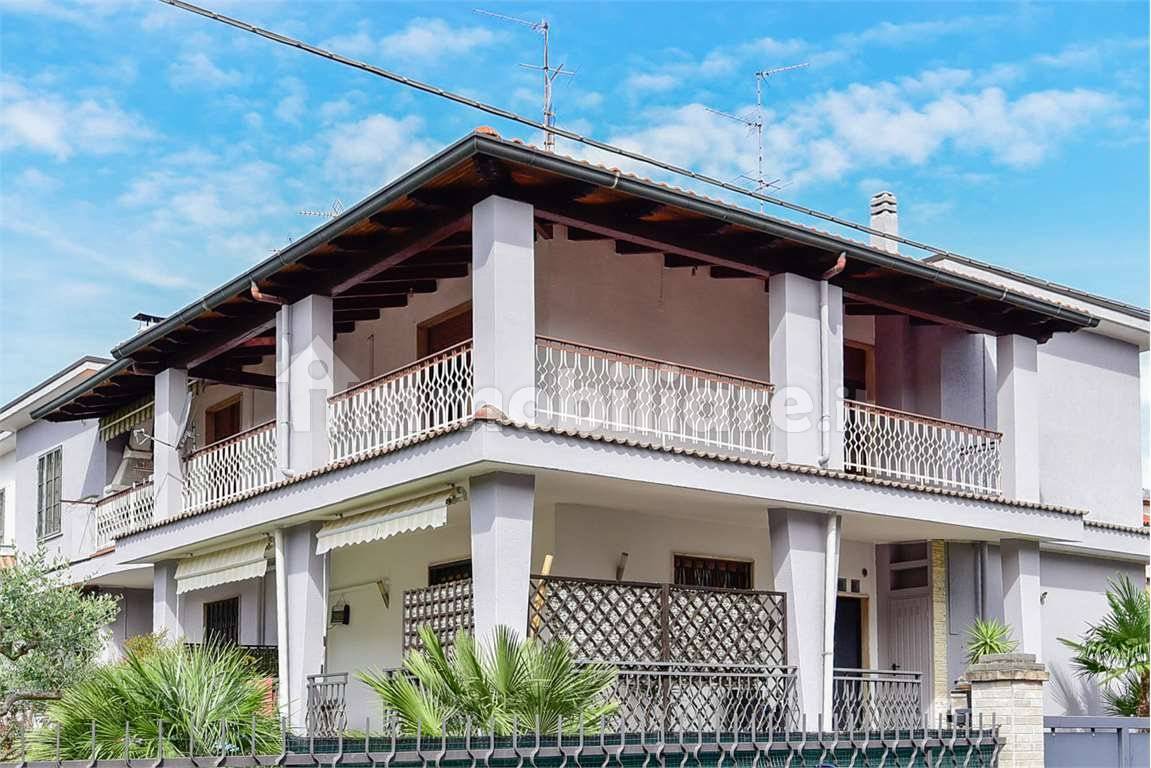 3 bedrooms Apartment in Paderno Dugnano, Italy No. 388089