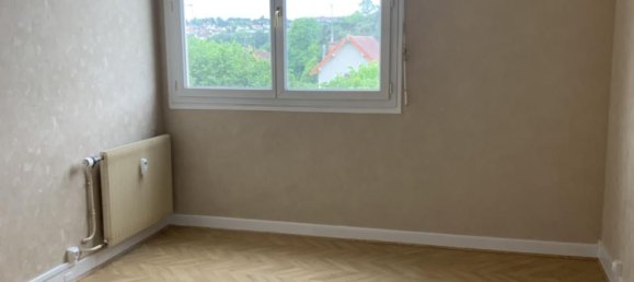 3 bedrooms Apartment in Montlucon, France No. 322012 14