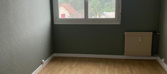 3 bedrooms Apartment in Montlucon, France No. 322012 10