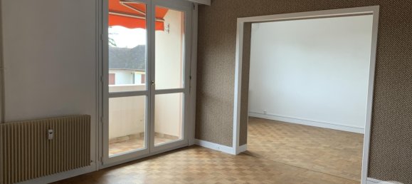 3 bedrooms Apartment in Montlucon, France No. 322012 6