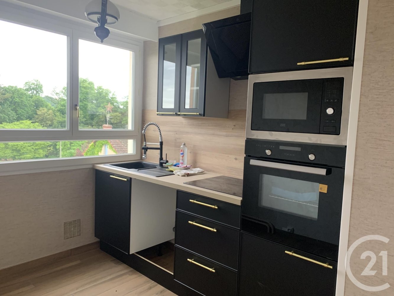 3 bedrooms Apartment in Montlucon, France No. 322012