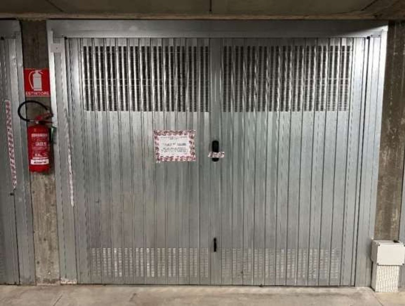 26m² Garage in Pavia, Italy No. 391999