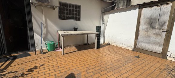 2 bedrooms Apartment in Milan, Italy No. 243106 3