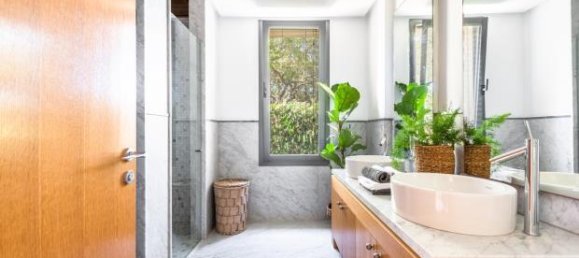 5 bedrooms Villa in Cadiz, Spain No. 217801 12