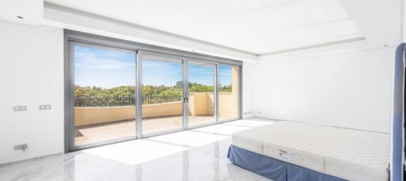 5 bedrooms Villa in Cadiz, Spain No. 217801 9