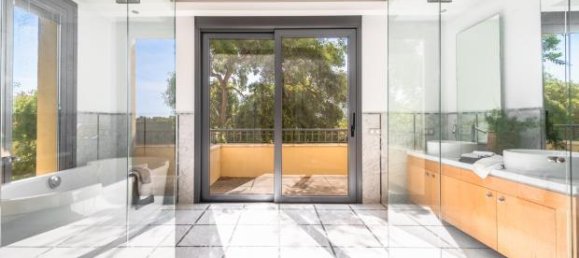 5 bedrooms Villa in Cadiz, Spain No. 217801 8