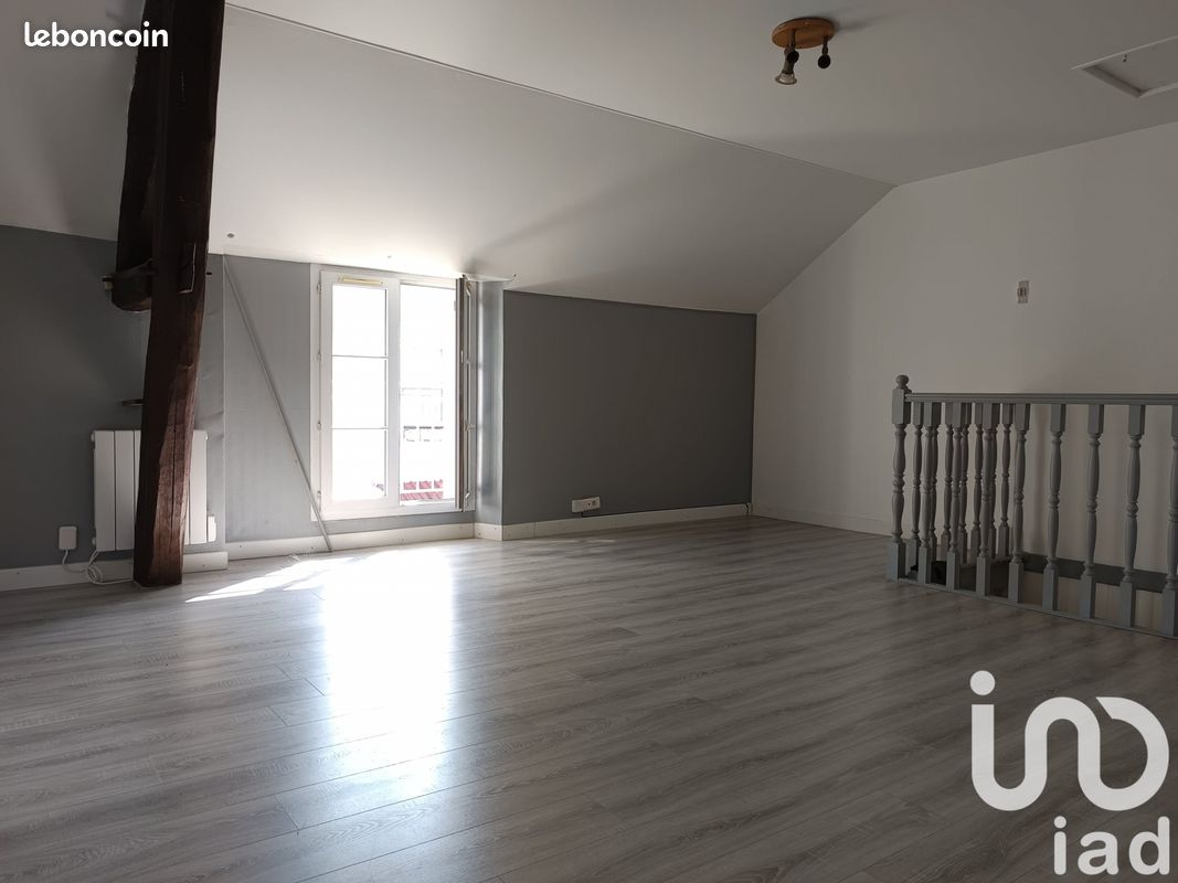 2 chambres Appartement à Vineuil, France No. 237903