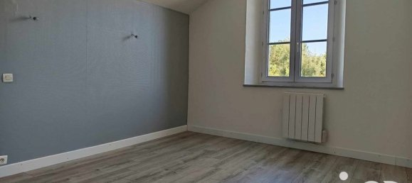 2 chambres Appartement à Vineuil, France No. 237903 4