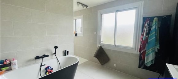 4 bedrooms House in Bury, France No. 276806 8