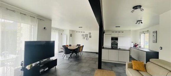 4 bedrooms House in Bury, France No. 276806 3