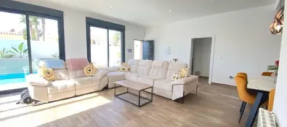 3 Schlafzimmer Haus in Alicante, Spain, Nr. 135750 4