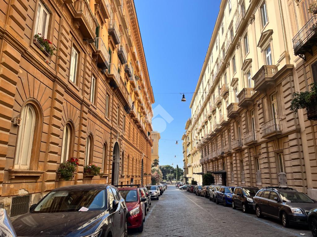 1 room Warehouse in Naples, Italy No. 92796