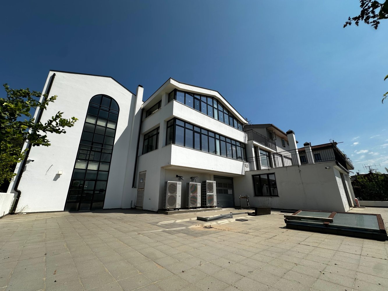 Edifício em Salerno, Italy 915 m² N.º 89643