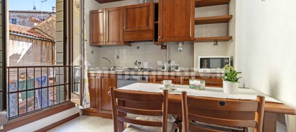 2 bedrooms Apartment in Venice, Italy No. 358569 7