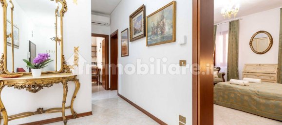 2 bedrooms Apartment in Venice, Italy No. 358569 2