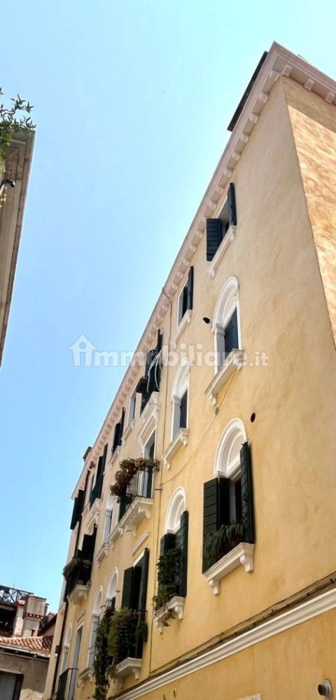 2 bedrooms Apartment in Venice, Italy No. 358569