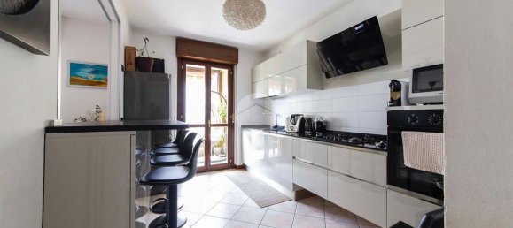 3 rooms Apartment in Rozzano, Italy No. 4968 23