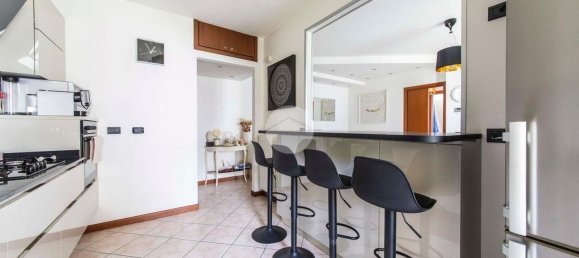 3 rooms Apartment in Rozzano, Italy No. 4968 29