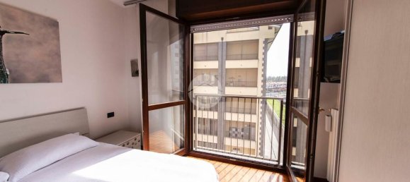 3 rooms Apartment in Rozzano, Italy No. 4968 35