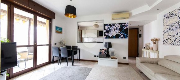 3 rooms Apartment in Rozzano, Italy No. 4968 6