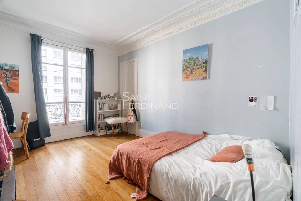 2 bedrooms Apartment in Paris, France No. 115326