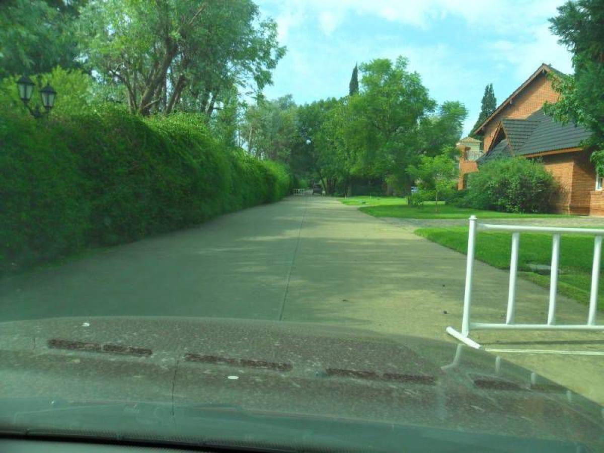 Земельный участок в Пилар, Аргентина № 44542