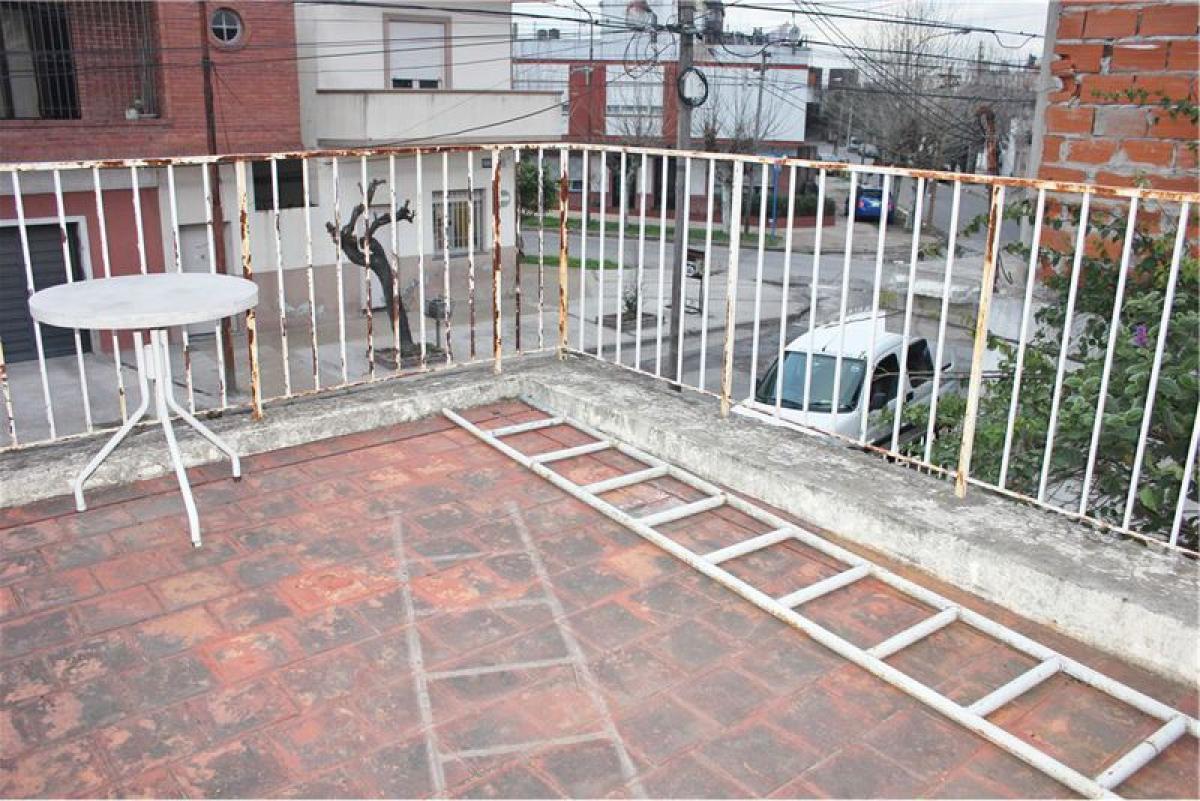 3 bedrooms House in Tres de Febrero, Argentina No. 52883