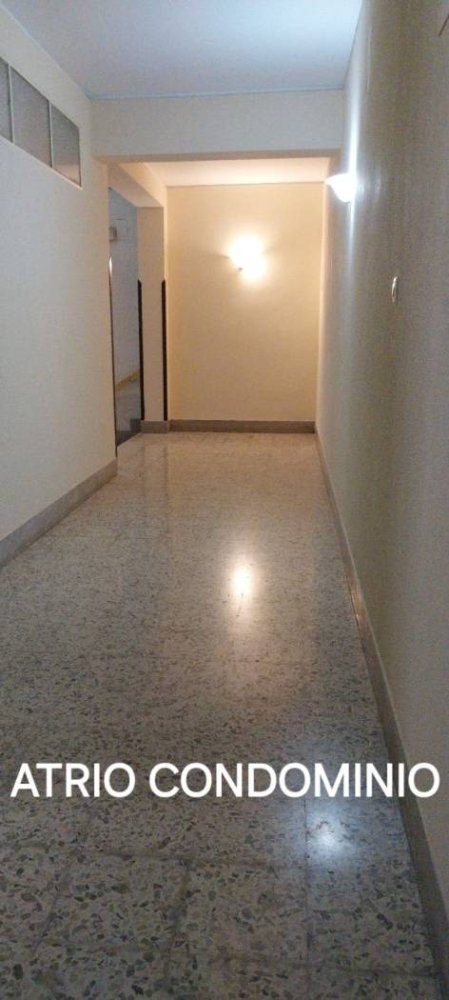 3 bedrooms Apartment in Palermo, Italy No. 250918