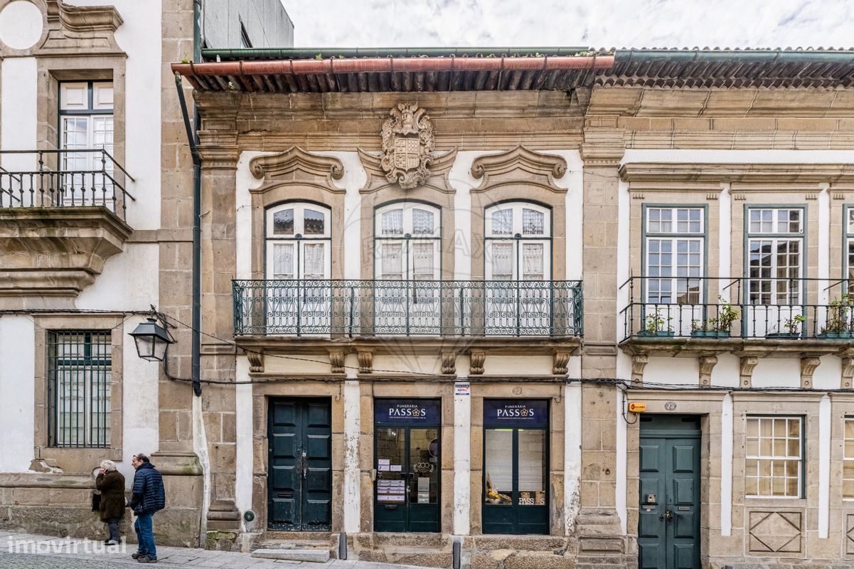 9 bedrooms Building in Guimaraes, Portugal No. 36724