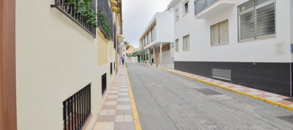 3 bedrooms Apartment in Granada, Spain No. 170332 2