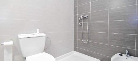 3 bedrooms Apartment in Granada, Spain No. 170332 16