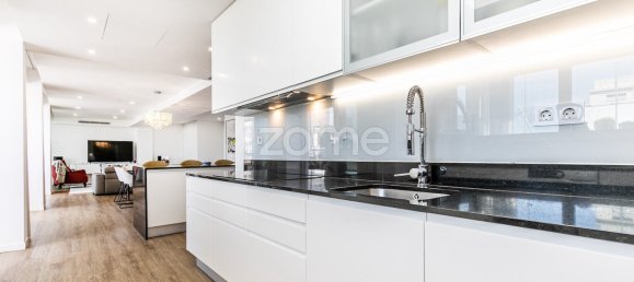 3 bedrooms Penthouse in Lisbon, Portugal No. 163241 3