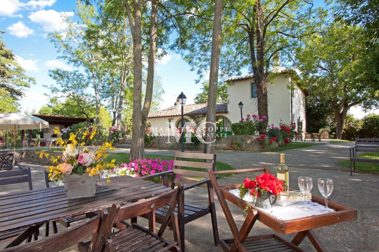 6 bedrooms Building in Barberino Tavarnelle, Italy No. 188812