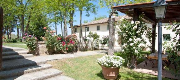 6 bedrooms Building in Barberino Tavarnelle, Italy No. 188812 3