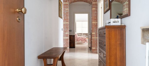 Apartamento de 4 dormitorios en Voghera, Italy No. 375764 2