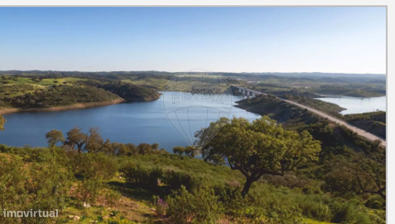 159m² Commercial property in Reguengos de Monsaraz, Portugal No. 70667