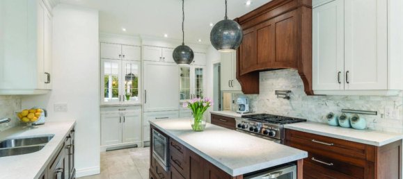 4 bedrooms House in Oakville, Canada No. 170 4